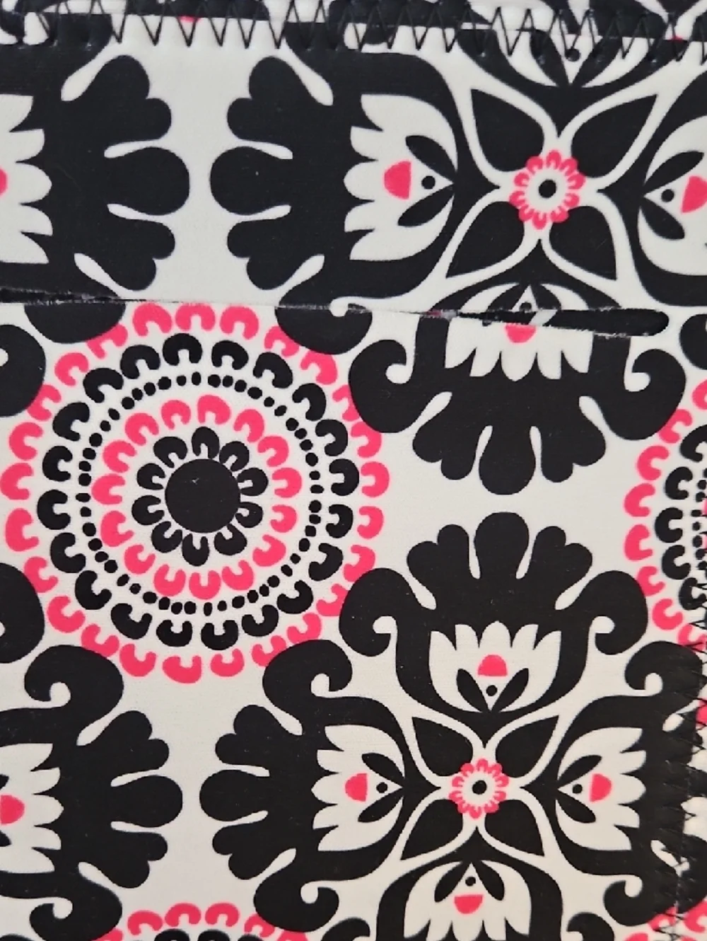 thirty-one Medallion Black, White & Pink Scuba Tote Tablet Ipad Sleeve